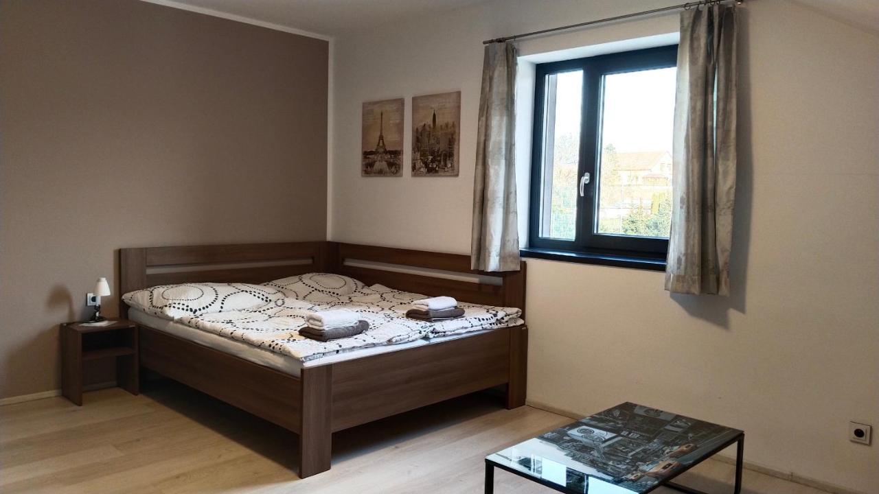 Penzion U Brazdu Ivancice Exterior photo
